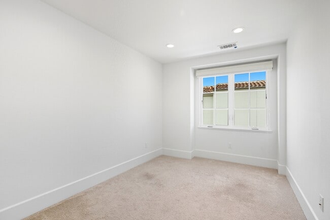 Building Photo - 39527 Stevenson Pl