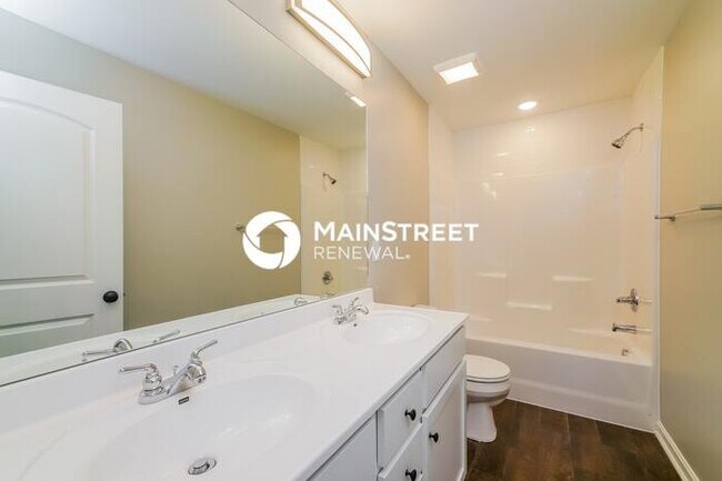 Building Photo - 3 Bedroom Pet-Friendly Home in Jeffersonvi...