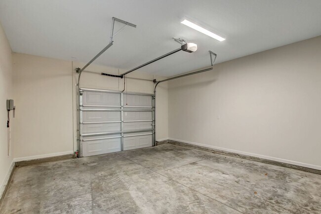 Building Photo - 408 S 8th St