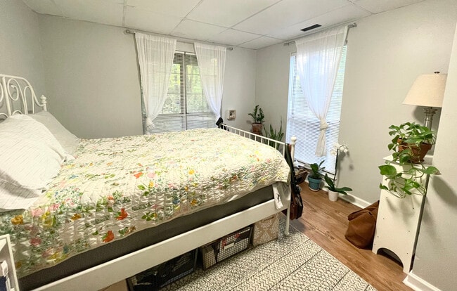 Building Photo - 1080 Huntington Trce SE