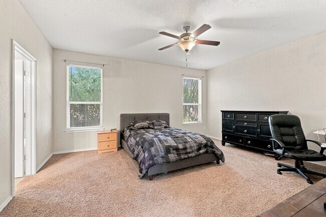 Building Photo - 4426 Semora Oak