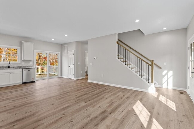 Building Photo - 317 Ivanhoe Ave