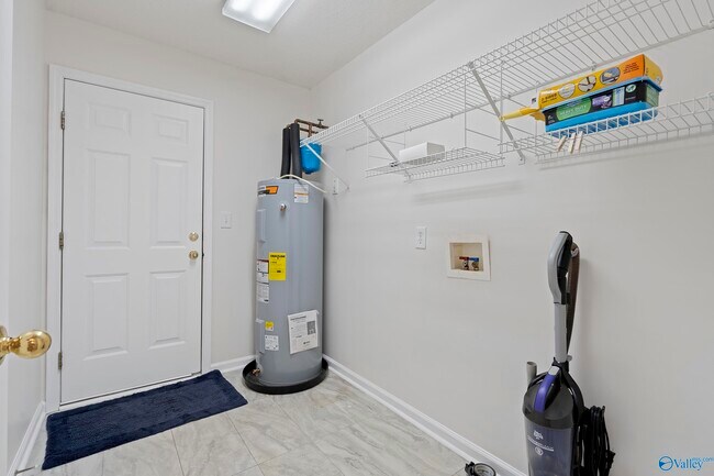 Building Photo - 100 Ellacott Dr