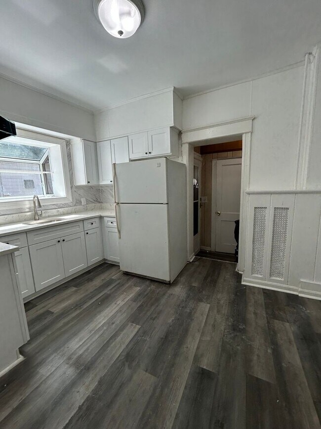 Building Photo - 59 Sanhican Dr