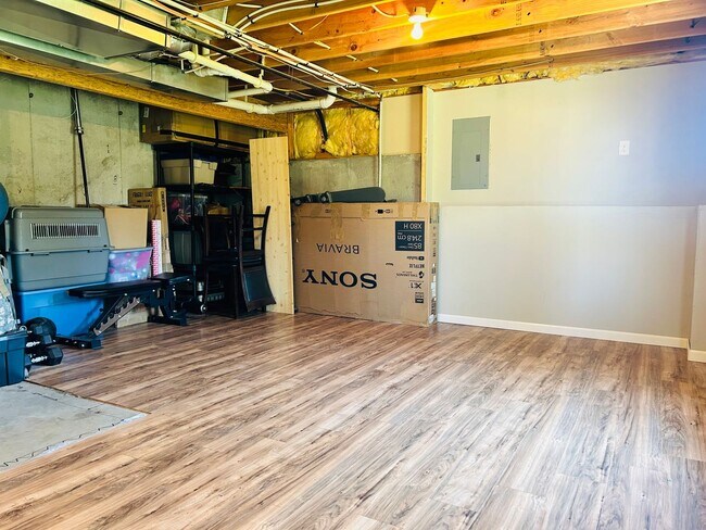Building Photo - Beautiful Single Family Home, Sutter Woods...