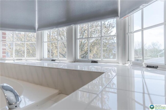 Building Photo - 3418 Park Pl