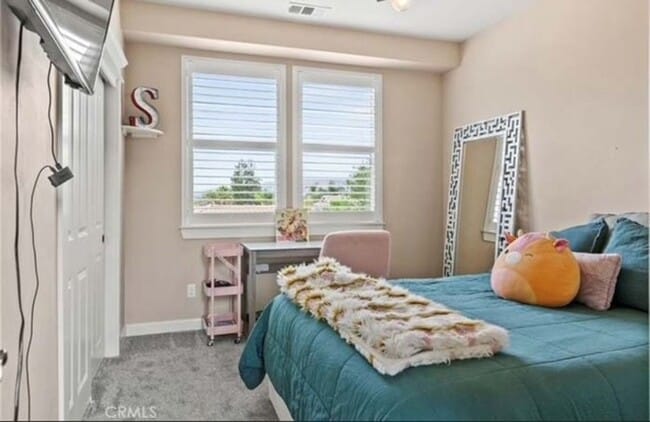 Building Photo - Charming 3 bed/2.5 Bath Home with Office