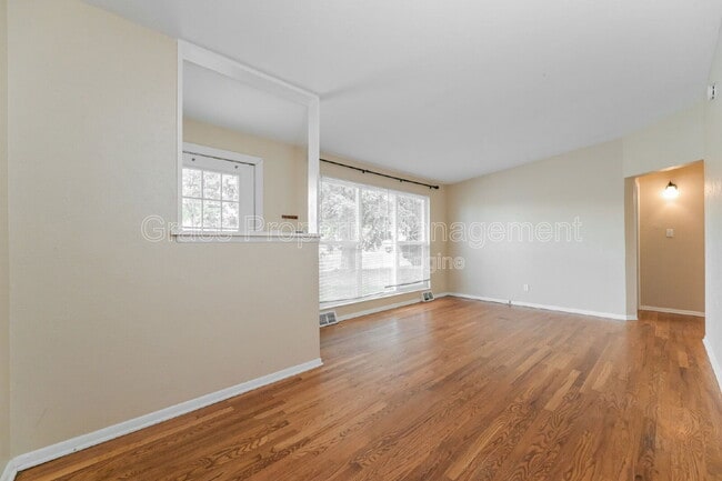 Building Photo - 701 S Simms St