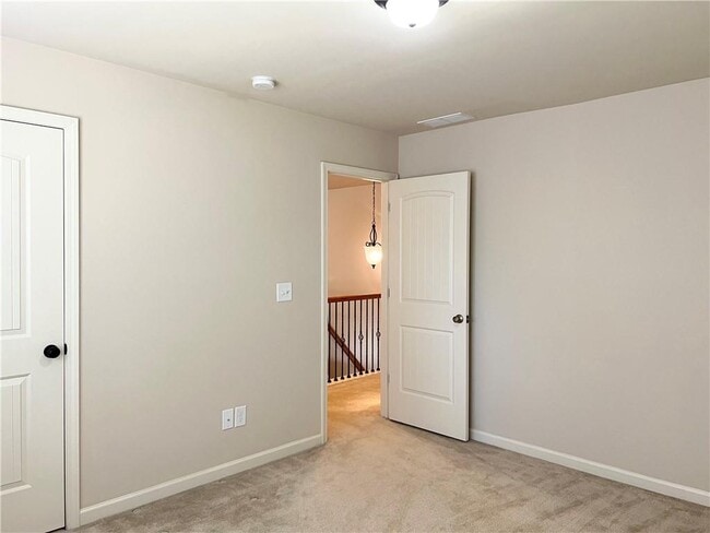 Building Photo - 1531 Primrose Park Rd