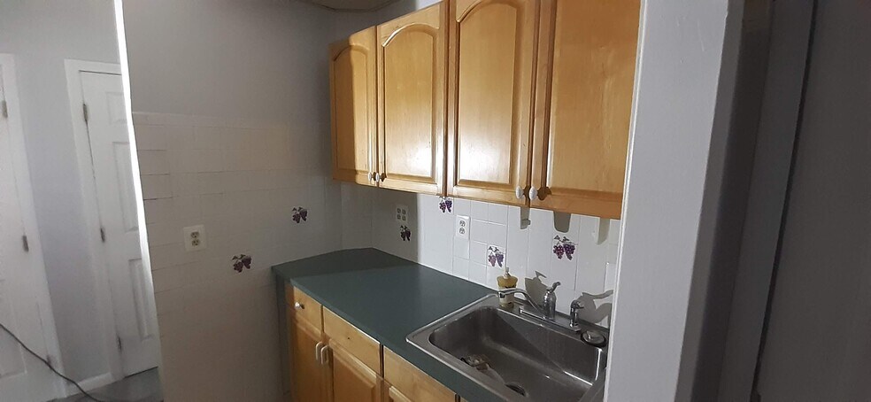 Building Photo - 7153 Torresdale Ave