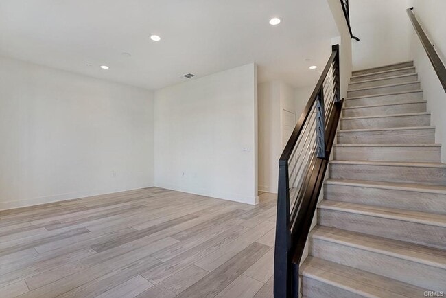Building Photo - 683 W 17th St