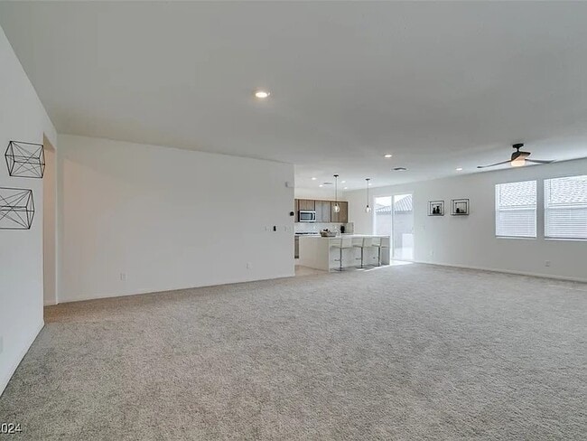 Building Photo - 6985 Solano Cyn Ave