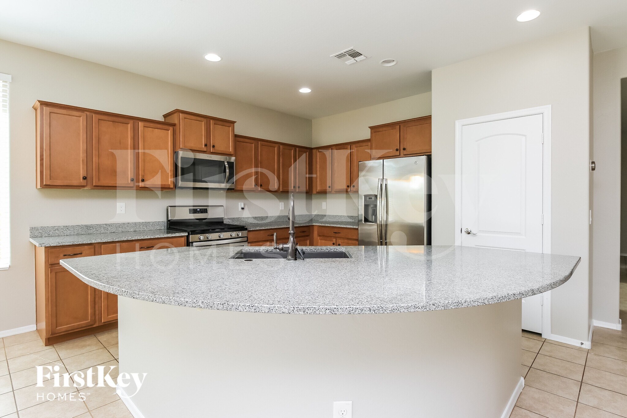 Building Photo - 925 W Danish Red Trail