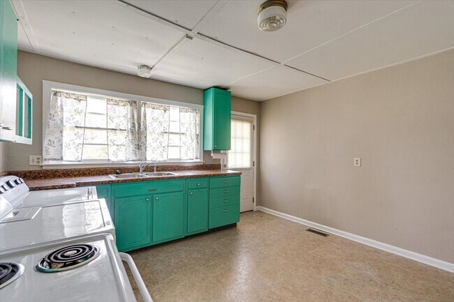 Building Photo - 5219 Cheryl Ln