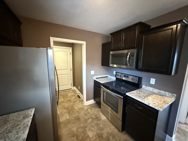 Building Photo - 113 Grassmire Dr