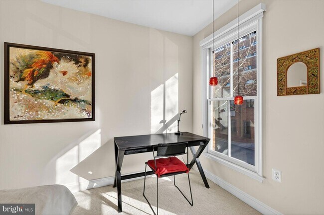 Building Photo - 1115 Cameron St