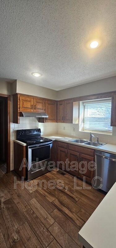 Building Photo - 11905 W 117th Terrace