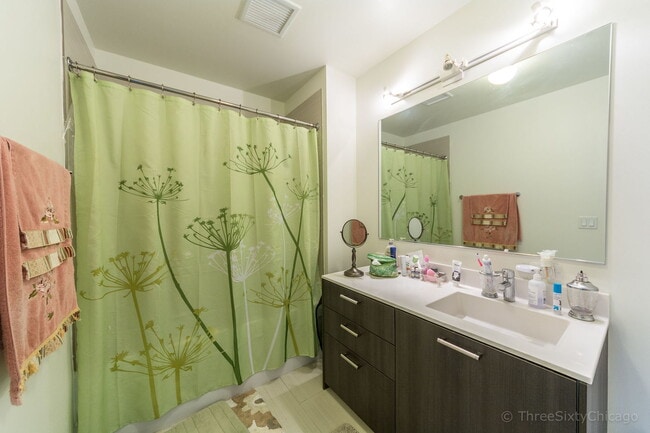 Building Photo - 1345 S Wabash Ave