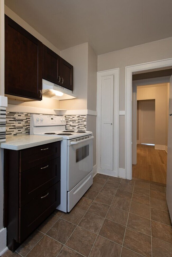 Interior Photo - 2726Franklin
