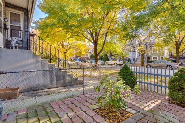 Front patio - 3030 N Elbridge Ave