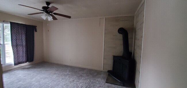 Building Photo - 1602 Crescent Dr