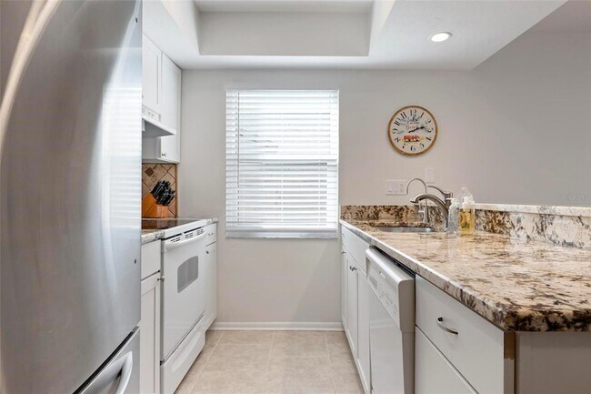 Building Photo - 6552 Waterford Cir