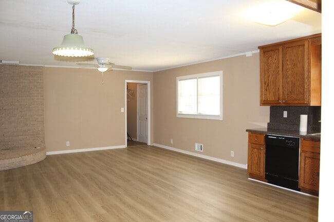 Building Photo - 289 Bruce St