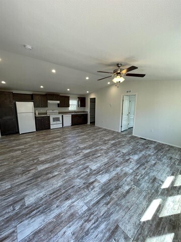 Building Photo - 3639 La Canada Rd
