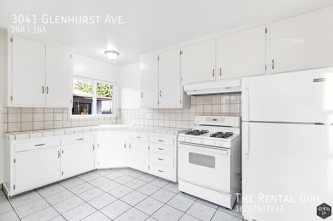 Building Photo - 3041 Glenhurst Ave