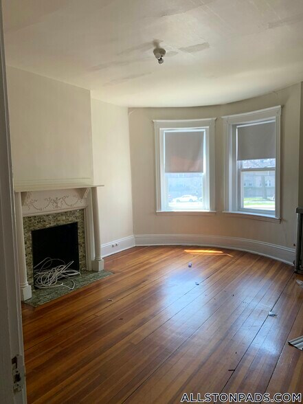 Building Photo - 1377 Commonwealth Ave