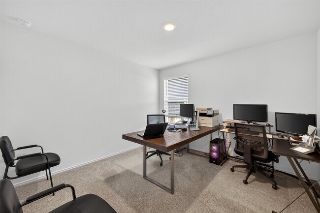 Building Photo - 7411 Canyon Chase Dr