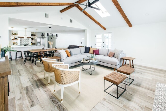 Building Photo - Stunning Remodel near Old Town!