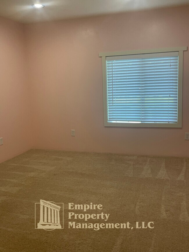 Building Photo - 93127 Marcola Rd