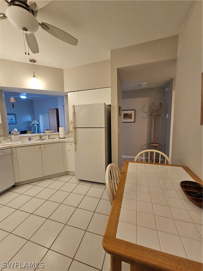 Building Photo - 529 Windsor Sq