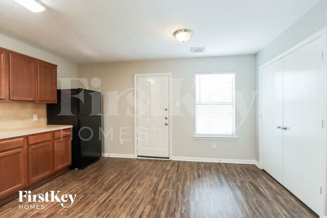 Building Photo - 3526 Fuller Bluff Dr
