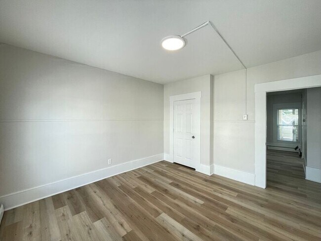 Building Photo - 49 Pennacook St
