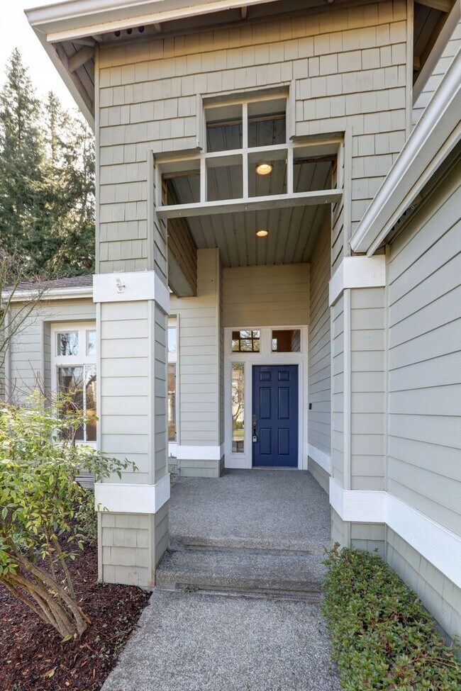 Building Photo - Beautiful 3bd, 2.5ba Home in Klahanie Avai...