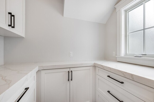 Building Photo - 6 Stanwood Pt