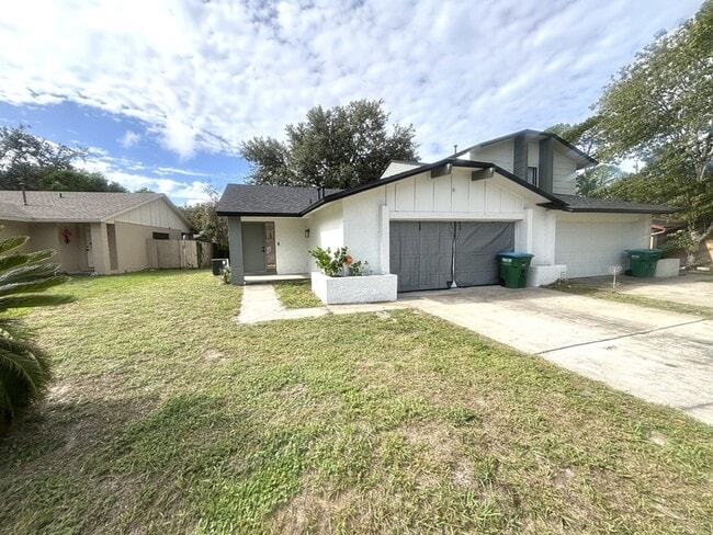 Primary Photo - 640 Macduff Ln