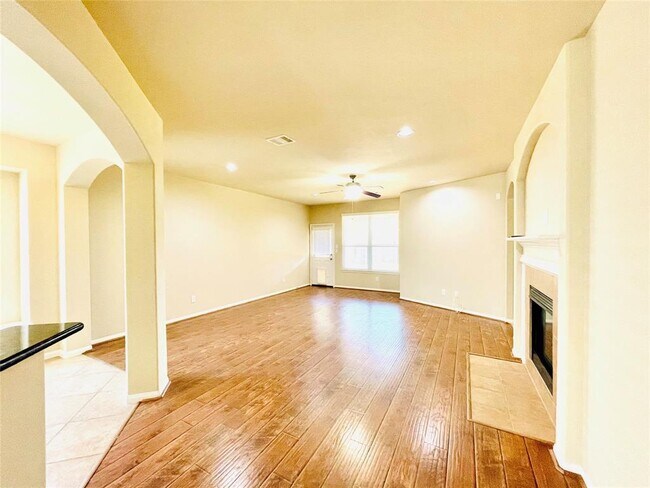 Building Photo - 24814 Colonial Maple Dr