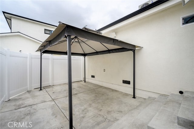 Building Photo - 8025 Bellingham Ave