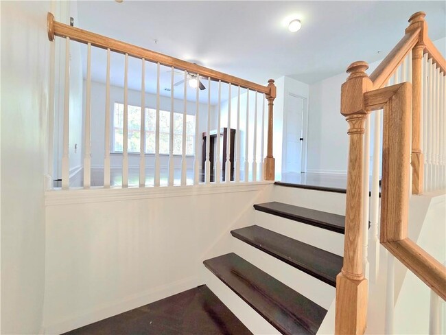 Building Photo - 1140 Foxcroft Dr
