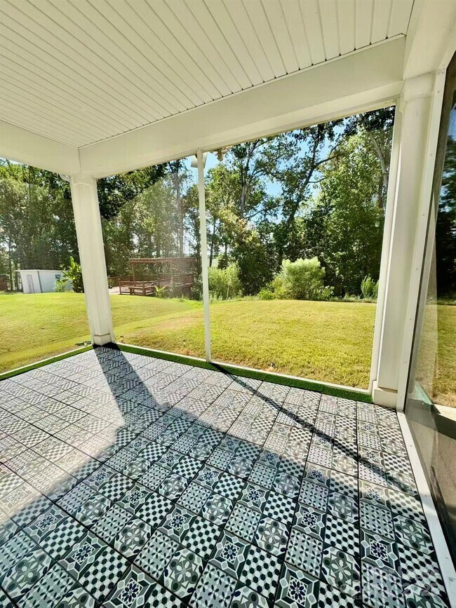 Building Photo - 4735 Green Mountain Dr