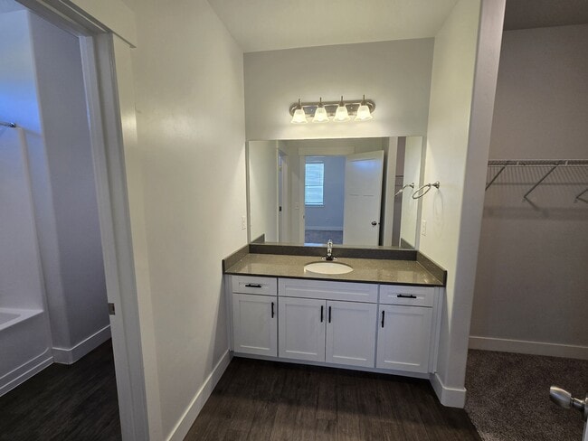 Building Photo - 1985 N 3330 W