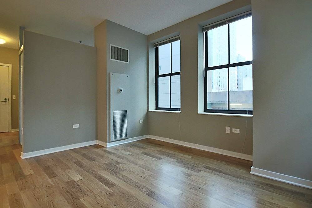 Building Photo - 186 W Randolph St