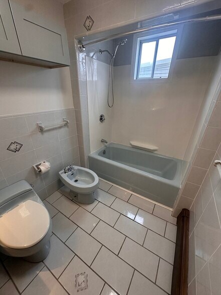 Primary Photo - 253 Elm St