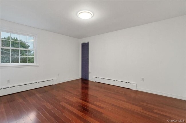 Building Photo - 1467 Goshen Turnpike