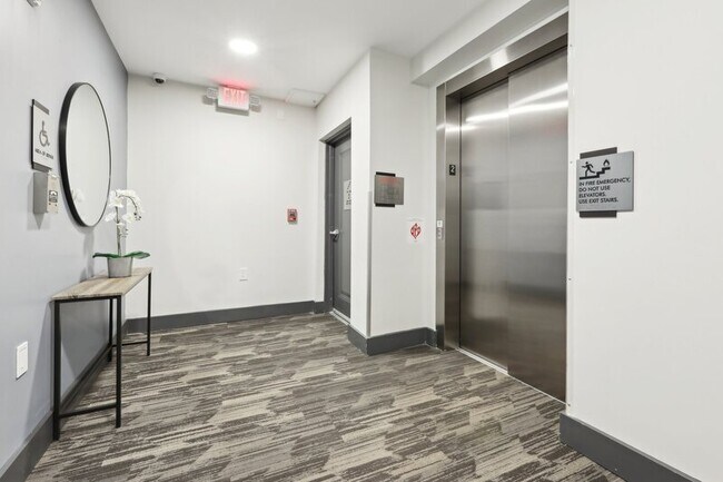 Building Photo - 276 Reock St