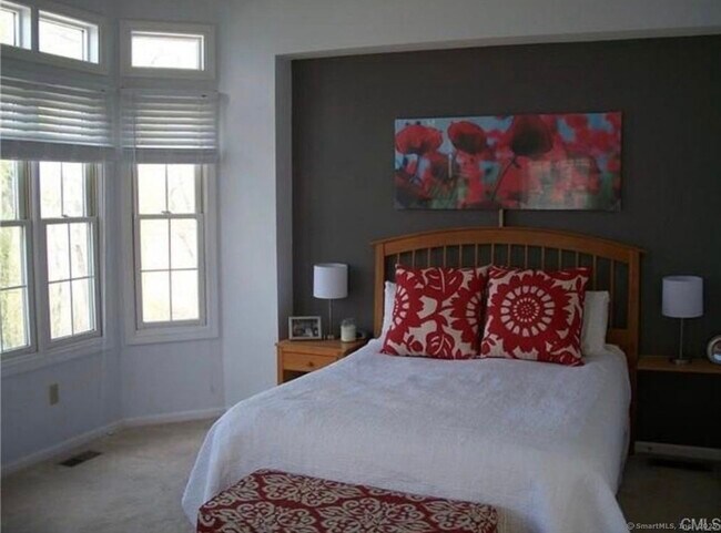 Building Photo - 926 Quinnipiac Ave