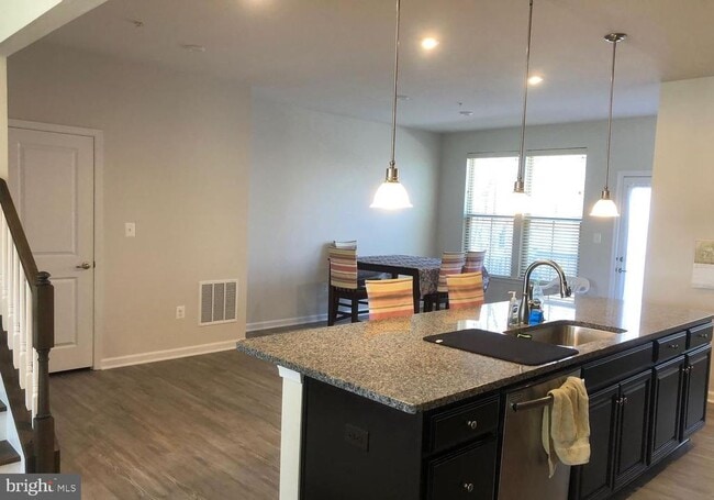 Building Photo - 10048 Dorsey Ln